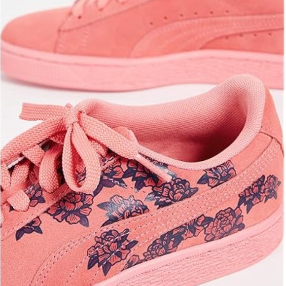 PUMA Women's Suede TOL Graphic
4.4
1 ratings - Picture 6 of 7